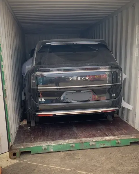 سطحة نقل Zeekr 9X · حاوية